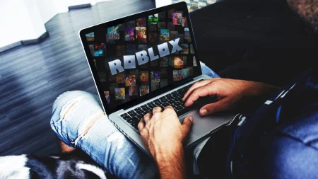 Η Ρωσία μπλοκάρει τη Roblox για τη διανομή LGBT «προπαγάνδας»