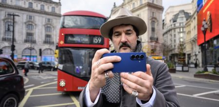 «Ανατριχιαστική Αλήθεια: Οι Μισοί Ευρωπαίοι Χάνουν Σημαντικές Στιγμές Ψάχνοντας για την Τέλεια Φωτογραφία – Δείτε Πώς το Galaxy AI τους Σώζει!» «Ανατριχιαστική Αλήθεια: Οι Μισοί Ευρωπαίοι Χάνουν Σημαντικές Στιγμές Ψάχνοντας για την Τέλεια Φωτογραφία – Δείτε Πώς το Galaxy AI τους Σώζει!»