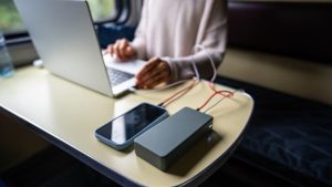 «Αυτά τα Κρυφά Λάθη στη Φόρτιση του Κινητού και του Laptop σου Μπορεί να σου Κοστίσουν Μια Περιουσία!» «Αυτά τα Κρυφά Λάθη στη Φόρτιση του Κινητού και του Laptop σου Μπορεί να σου Κοστίσουν Μια Περιουσία!»