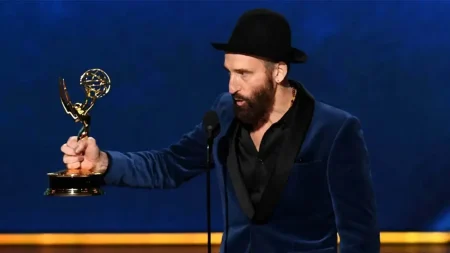 Καταιγιστικές Εξελίξεις: Ο Σκηνοθέτης του Chernobyl Αναλαμβάνει τη Σειρά Assassin’s Creed του Netflix!