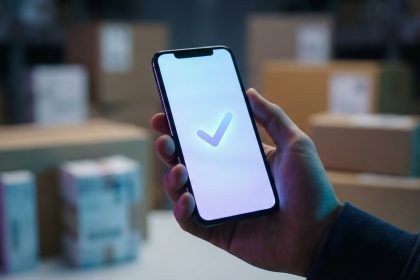 Ανακαλύψτε πώς η Τεχνητή Νοημοσύνη αλλάζει τα πάντα στο e-commerce! [Future Proof] — InfoCom