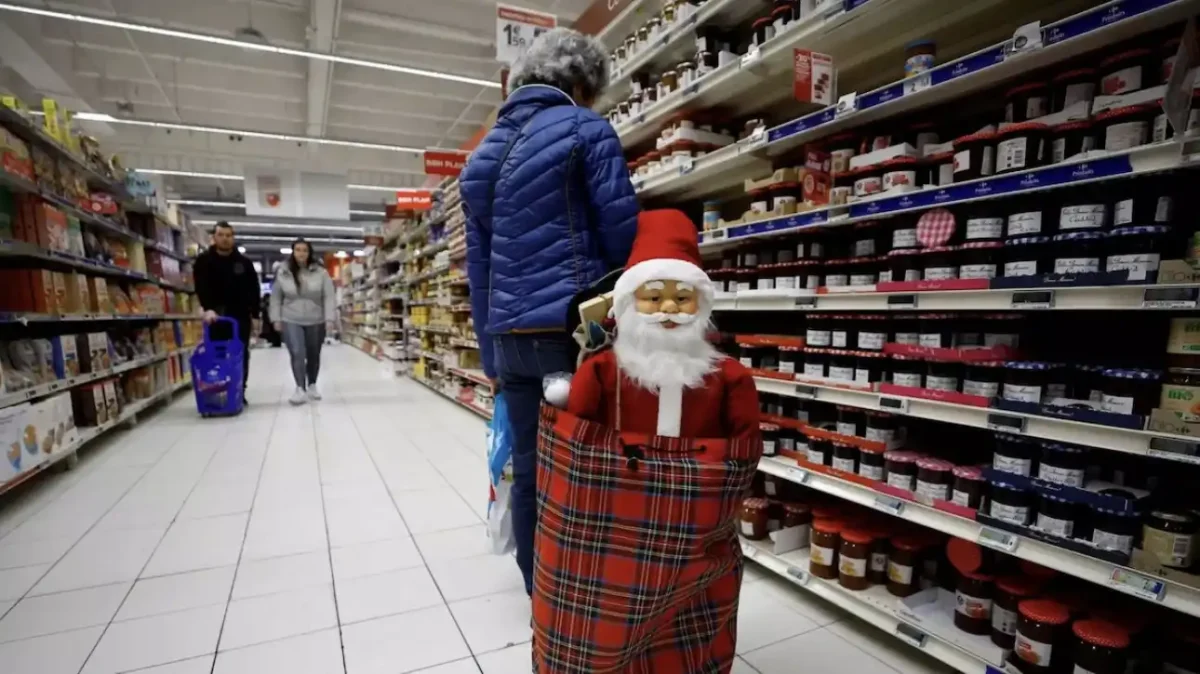 «Σοκ! Εκτοξεύτηκαν οι τιμές στο εορταστικό τραπέζι – Ανακαλύψτε πόσα θα χρειαστείτε για κρέας και γλυκά!»