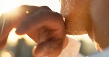 Ανακαλύψτε πώς τα AI wearables θα φέρουν επανάσταση στην πρόληψη υγείας μέσω του ιδρώτα σας! Ανακαλύψτε πώς τα AI wearables θα φέρουν επανάσταση στην πρόληψη υγείας μέσω του ιδρώτα σας!