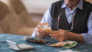 «Συντάξεις Ιανουαρίου 2026: Έρχονται Νωρίτερα και Αυξημένες – Μάθε πώς θα σε επηρεάσουν!»