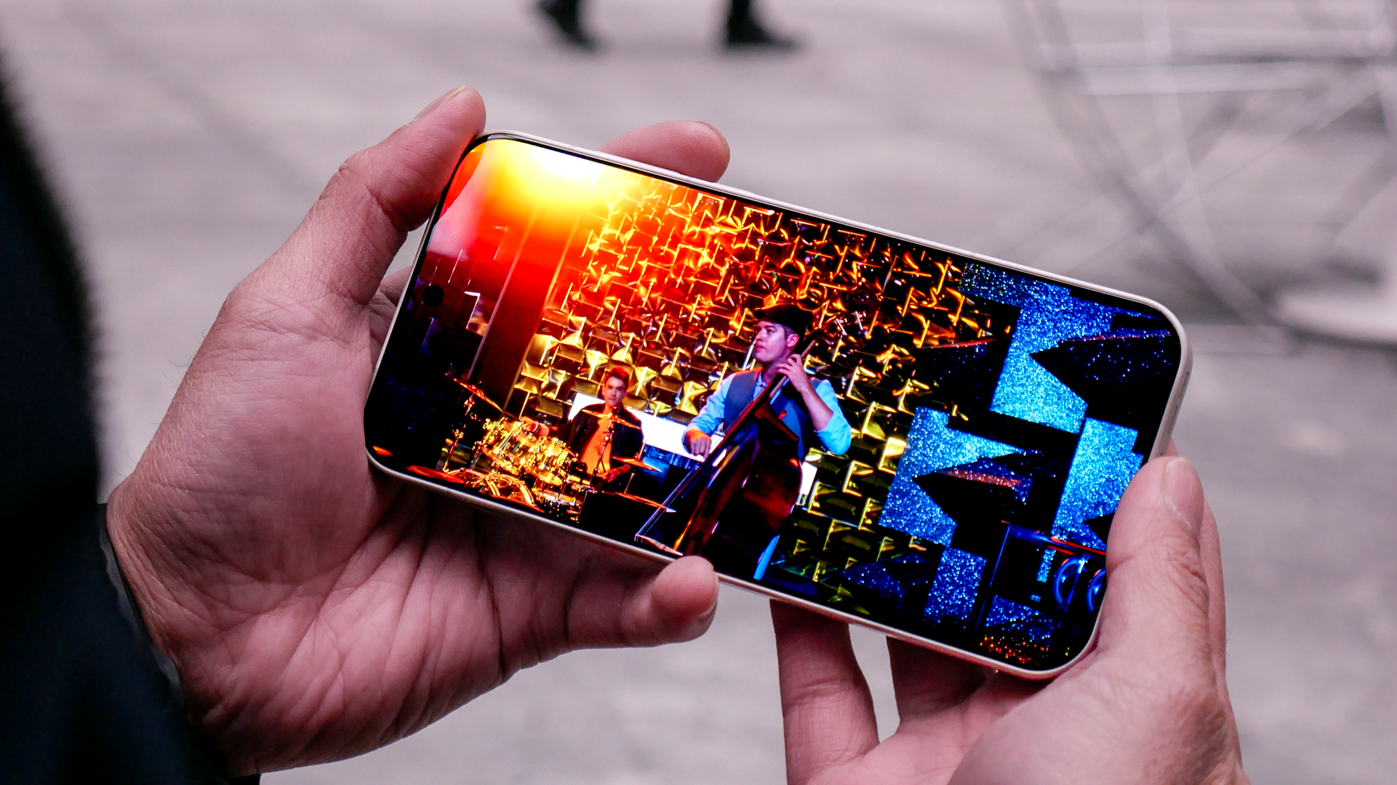 Κριτική OnePlus 15.