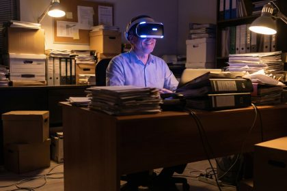 «Η ΤΝ ήρθε για να αλλάξει τα πάντα: Καλύτερη εργασία ή περισσότερη δουλειά; » — InfoCom