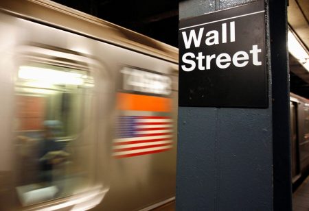 Wall Street: Επιστροφή στις Ρίζες – Η Τεχνολογία στην Άκρη για Ανάπτυξη το 2026!