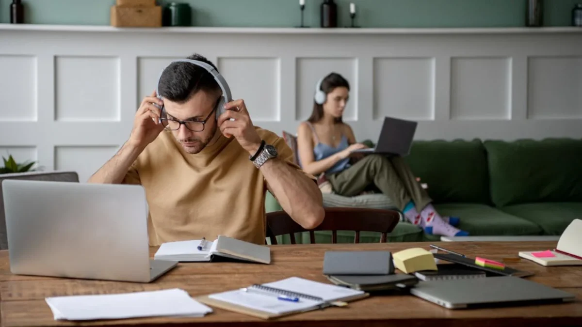 Μήπως η εργασία από το σπίτι είναι το μυστικό για καλύτερη ζωή; Ανακαλύψτε τι λέει η επιστήμη!