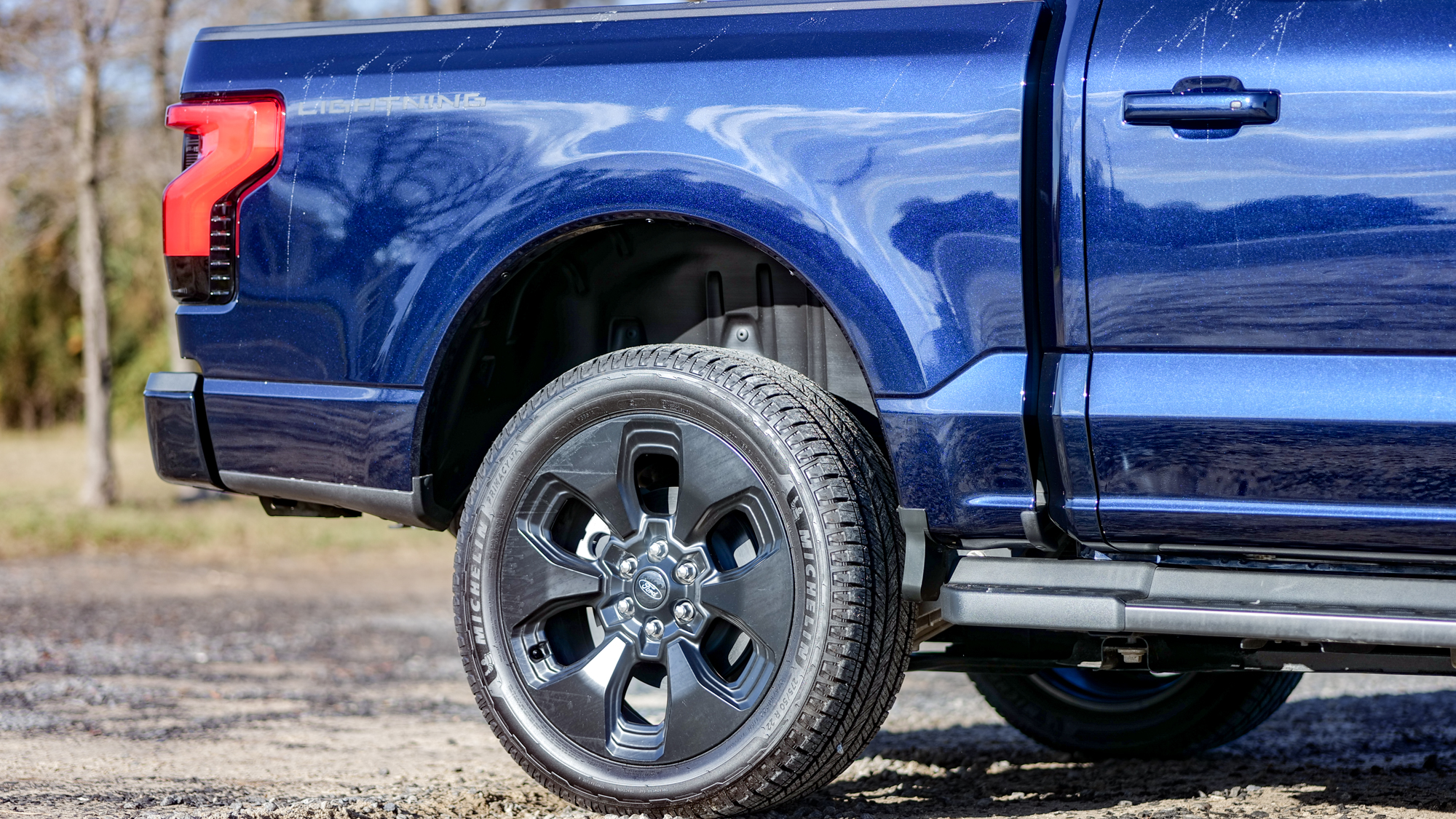 Δοκίμασα το Ford F-150 Lightning για μια εβδομάδα – Αυτό το αμιγώς ηλεκτρικό pickup θα σας αφήσει άφωνους! Δοκιμαστική κίνηση Ford F-150 Lightning 2025.