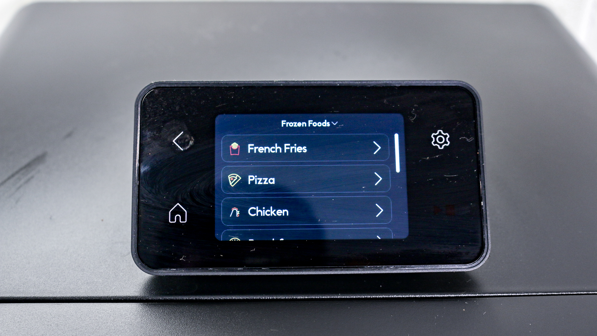 «Ανακαλύψτε τον ChefIQ MiniOven: Η Ανατρεπτική Κριτική του Τομ που Αλλάζει τα Πάντα στη Μαγειρική!» Μίνι Φούρνος CHEF iQ σε πάγκο κουζίνας