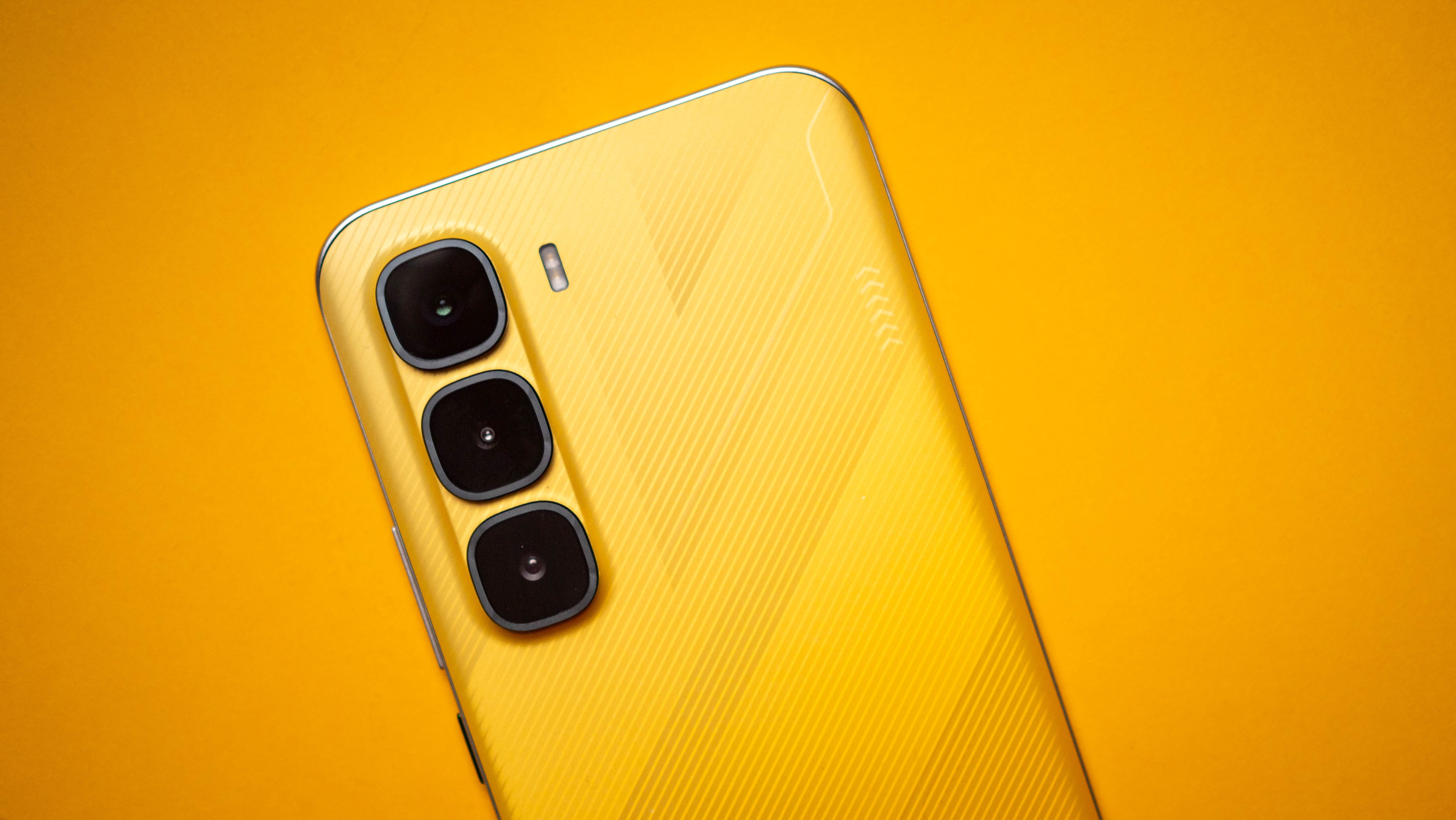 Η Infinix κατασκεύασε ένα εξαιρετικά λεπτό τηλέφωνο εισόδου και έχει μπαταρία 5.160 mAh: Το Hot 60 Pro+ είναι μόλις 6 χιλιοστά, παίρνει τα βασικά σωστά και κοστίζει μόλις 200 δολάρια Infinix Hot 60 Pro Plus στο Android Central