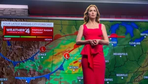 Το πρώτο trailer της νέας ταινίας του Steven Spielberg δείχνει την Emily Blunt να λέει το δελτίο καιρού