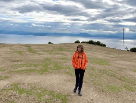 «Ανακαλύψτε τις Κρυφές Ιστορίες του Πηλίου: Η Ίνα Ταράντου Αποκαλύπτει Θησαυρούς Λαογραφίας στην ΕΡΤ1!» «Ανακαλύψτε τις Κρυφές Ιστορίες του Πηλίου: Η Ίνα Ταράντου Αποκαλύπτει Θησαυρούς Λαογραφίας στην ΕΡΤ1!»