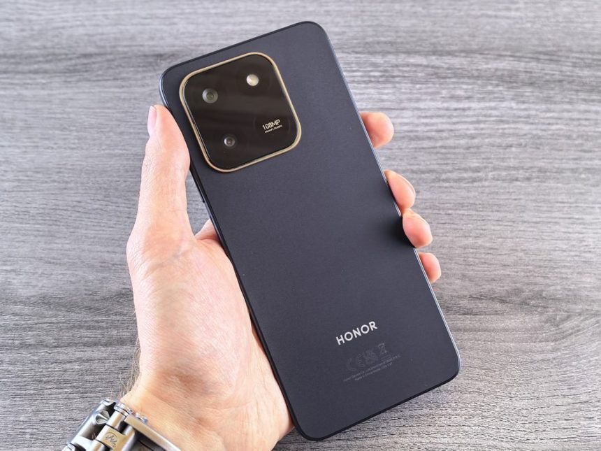 Οι μεγάλες μπαταρίες αυξάνουν τις πωλήσεις Honor στα 71 εκατομμύρια το 2025