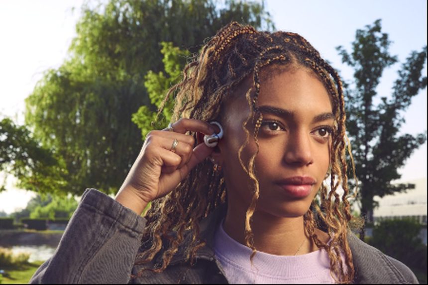 JBL Reimagines Open-ear Listening With New Sense Series στην CES 2026