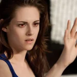 «Η Kristen Stewart αποκαλύπτει: Θέλει ένα Twilight remake, αλλά με ΣΥΓΚΛΟΝΙΣΤΙΚΕΣ Αλλαγές!»