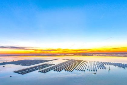 Η Κίνα Ρίχνει Τους Τόνους: Το Πρώτο Υπεράκτιο Ηλιακό Πάρκο 1 GW Είναι Πραγματικότητα!