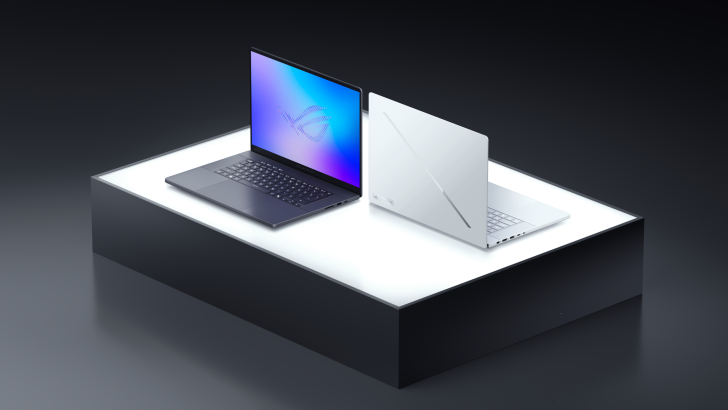 Φορητοί υπολογιστές ASUS ROG Zephyrus Duo, G16, G14 Enthusiast Αποκτούν αναβαθμίσεις Intel & AMD επόμενης γενιάς, διπλές οθόνες OLED 3K, ψύξη θαλάμου ατμού και εντυπωσιακά σχέδια Δύο φορητοί υπολογιστές ASUS ROG Zephyrus εμφανίζονται σε μια αναμμένη πλατφόρμα, ο ένας ανοιχτός δείχνει το λογότυπο ROG στην οθόνη και ο άλλος κλειστός με ένα λευκό εξωτερικό.