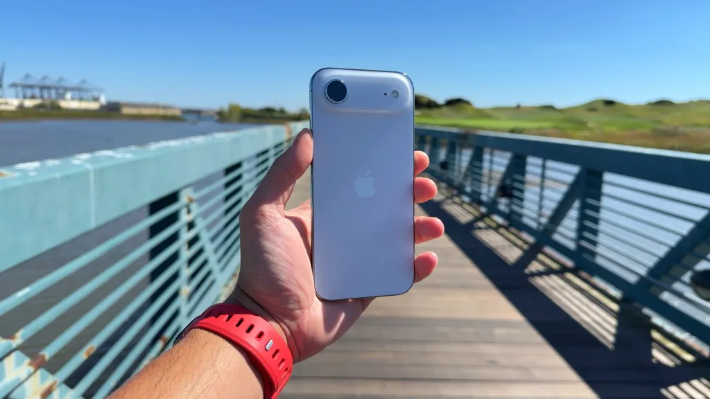 Λατρεύω το iPhone Air, αλλά δύο πράγματα με εμπόδισαν να δεσμευτώ