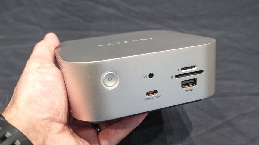 «Ανακάλυψα το Thunderbolt 5 CubeDock της Satechi στο CES και ένιωσα σαν να κρατούσα το επόμενο Mac mini M4! Δείτε γιατί!»