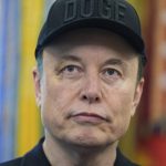 «Ανατρεπτική Επανάσταση: Η Neuralink του Ίλον Μασκ Φέρνει Εμφυτεύματα Εγκεφάλου Το 2026 – Είστε Έτοιμοι;»