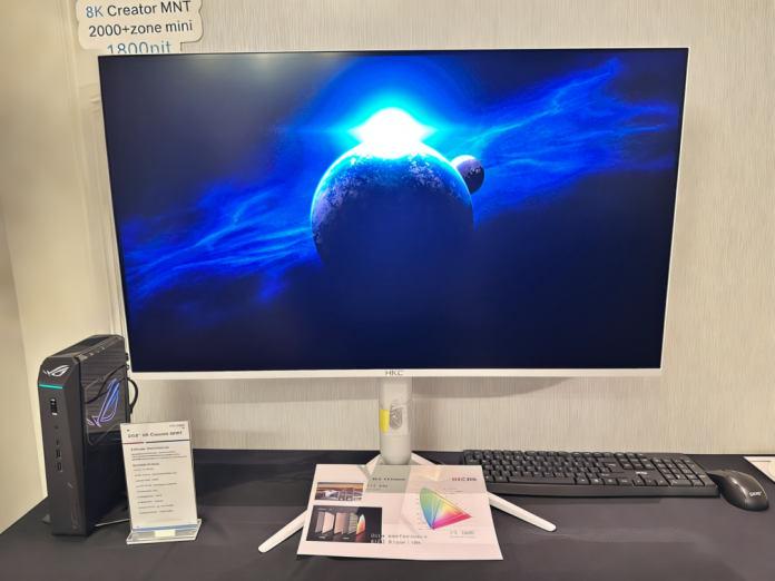 Η HKC παρουσιάζει την πρώτη οθόνη 36,5″ 8K MiniLED στον κόσμο με μέγιστη φωτεινότητα 1800 Nits