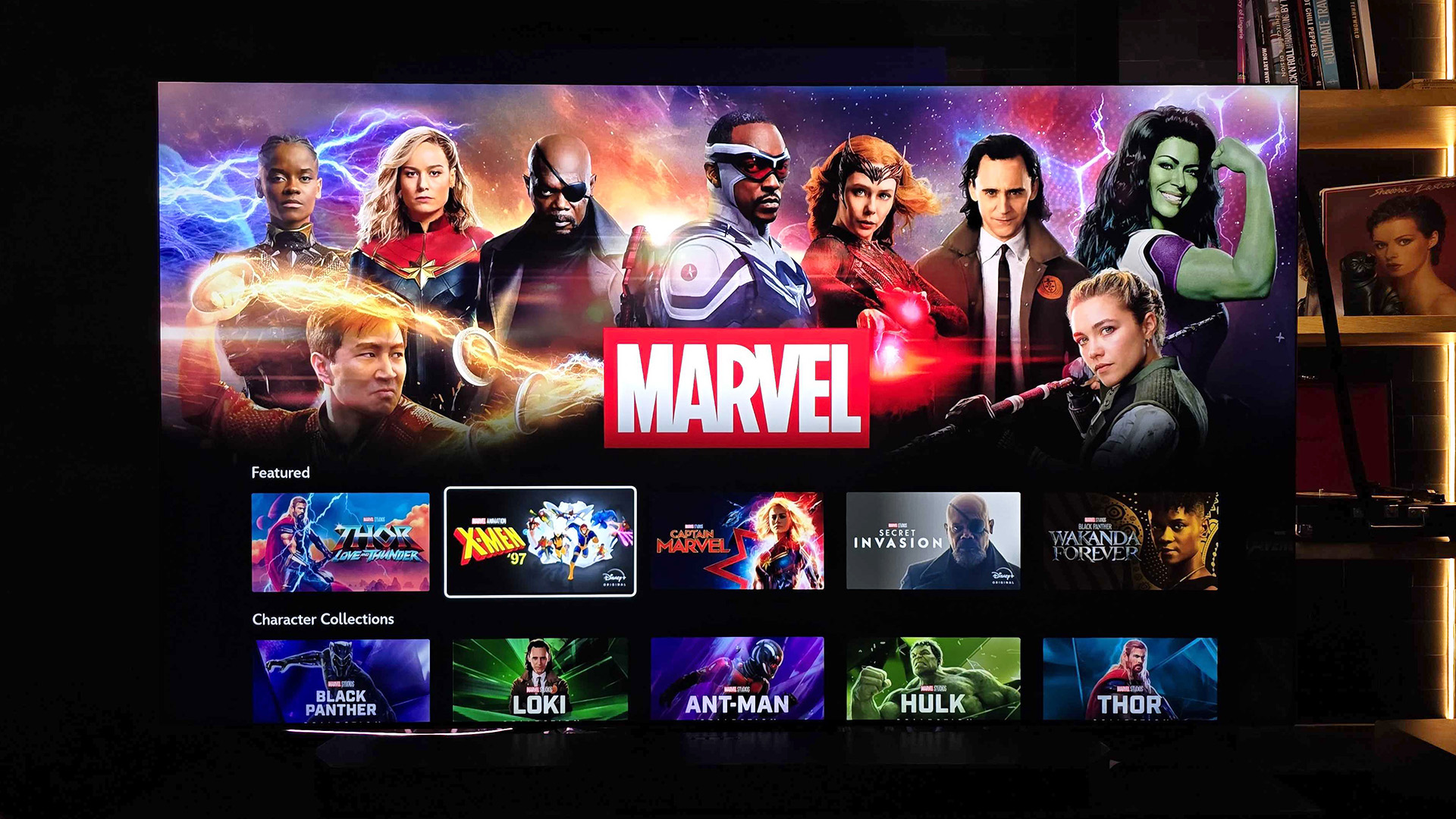 Τηλεόραση Samsung QN900D Neo QLED 8K από διάφορες οπτικές γωνίες