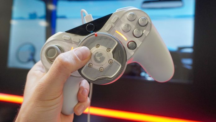 Δοκίμασα ένα επαναστατικό χειριστήριο αγώνων με ένα κολλημένο τιμόνι — Δείτε γιατί είναι ακαταμάχητο!