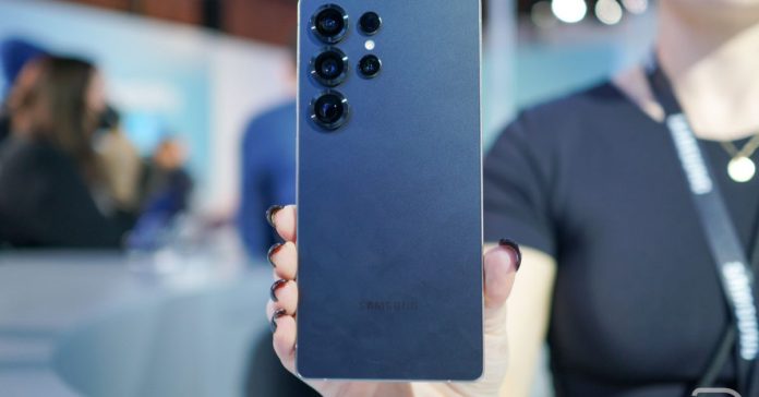 Κάτι Funky συμβαίνει με τα δεδομένα πωλήσεων του Galaxy S25