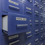 Οι κάτοικοι της Καλιφόρνια μπορούν να χρησιμοποιήσουν ένα νέο εργαλείο για να απαιτήσουν από τους μεσίτες να διαγράψουν τα προσωπικά τους δεδομένα