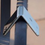 Η Motorola πειράζει μια έκδοση Παγκόσμιου Κυπέλλου Razr πριν από την αποκάλυψή της τον Ιανουάριο