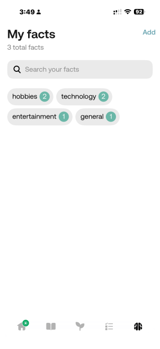 Χέρι με το Bee, το πιο πρόσφατο wearable AI της Amazon