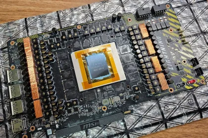 GPU MSI GeForce RTX 5090 Lightning Z OCER με εντυπωσιακό VRM 40 φάσεων, υπερχρονισμένο στα 3,45 GHz & 36 Gbps στο GDDR7