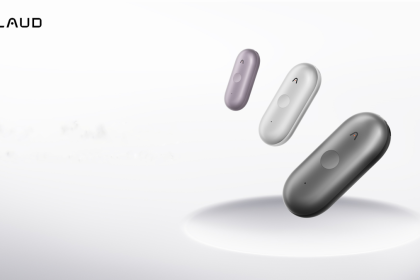 Η Plaud λανσάρει μια νέα καρφίτσα AI και ένα σημειωματάριο σύσκεψης για επιτραπέζιους υπολογιστές