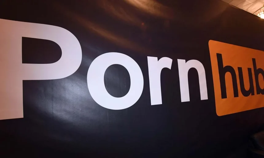 «Προσοχή! Χάκαραν το Pornhub και τώρα κυκλοφορούν σοκαριστικές απειλές!»