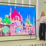 Η τεράστια τηλεόραση Micro RGB 130 ιντσών της Samsung έχει εκπληκτικά χρώματα και σχεδιασμό