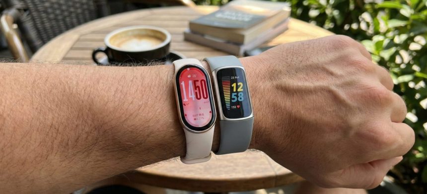 Xiaomi Smart Band 10 vs Fitbit: Ποιος είναι ο βασιλιάς της παρακολούθησης υγείας