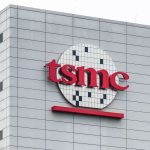Η επέκταση της TSMC στις ΗΠΑ συνθλίβει τα περιθώρια τσιπ της εταιρείας, μειώνοντάς τα σχεδόν οκταπλάσια λόγω του υψηλότερου κόστους εργασίας και της υποτίμησης της γκοφρέτας