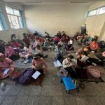 «Σαν τους ζωντανούς νεκρούς» – Τα παιδιά της Γάζας είναι πολύ πεινασμένα και τραυματισμένα για να μάθουν