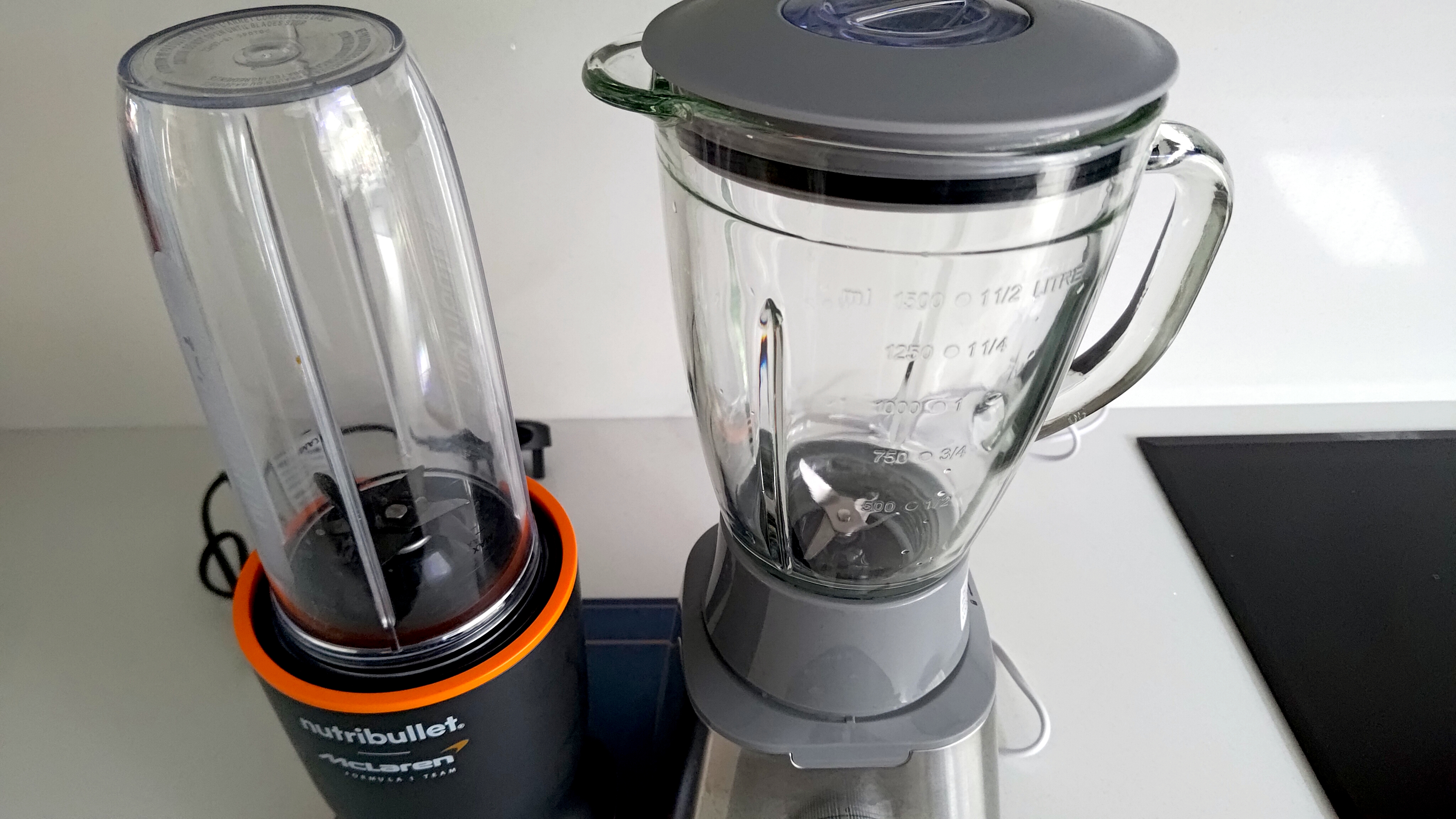 «Αναβάθμισα το μπλέντερ των 30$ σε Nutribullet – Δείτε πώς τα smoothies έγιναν ξανά η απόλυτη διασκέδαση!» Nutribullet Ultra 1200 έναντι μπλέντερ προϋπολογισμού