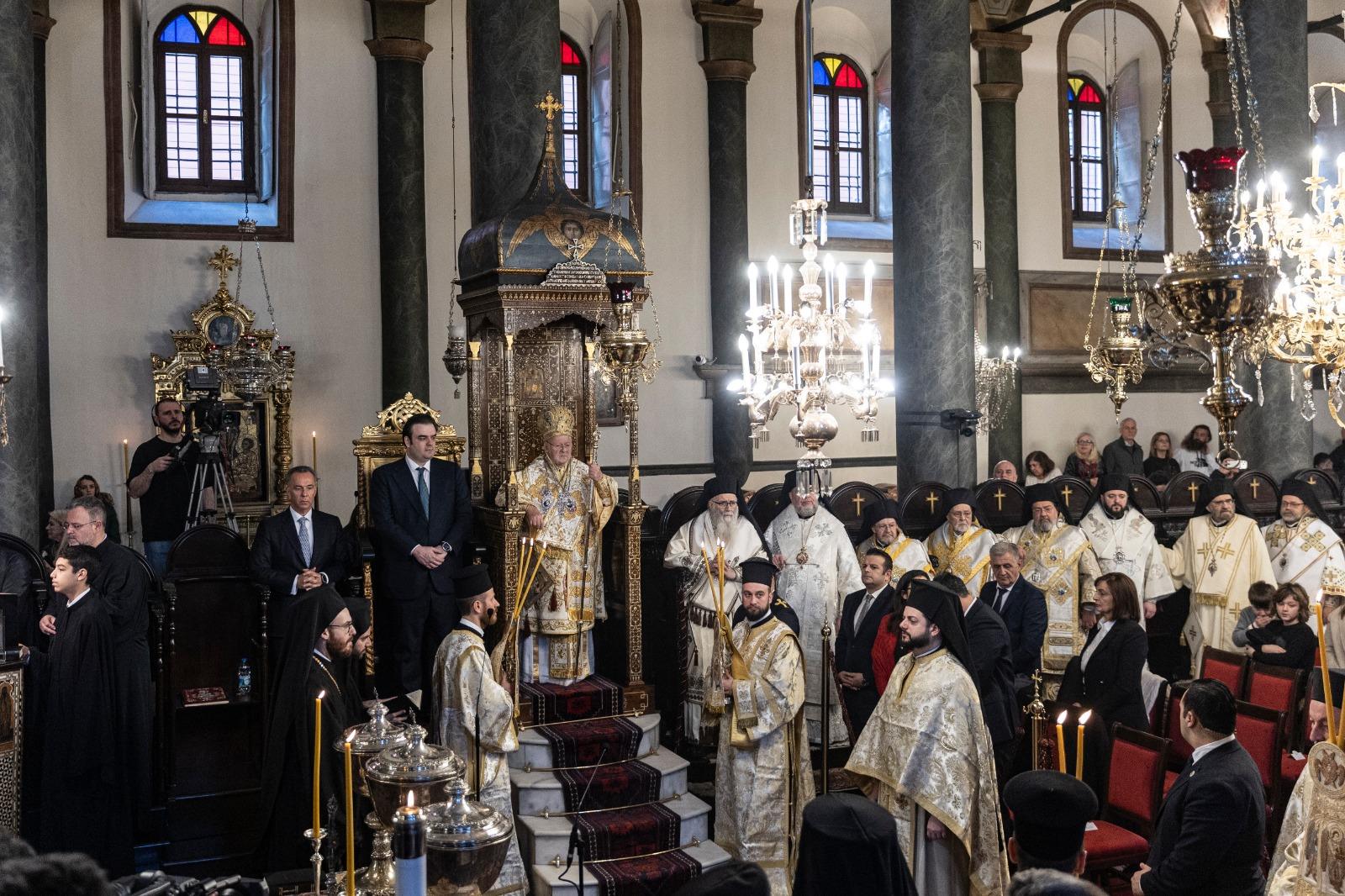 «Στο Φανάρι για τα Θεοφάνια: Ο Κυριάκος Πιερρακάκης αποκαλύπτει εκπλήξεις που δεν θα πιστεύετε!» Θεοφάνια