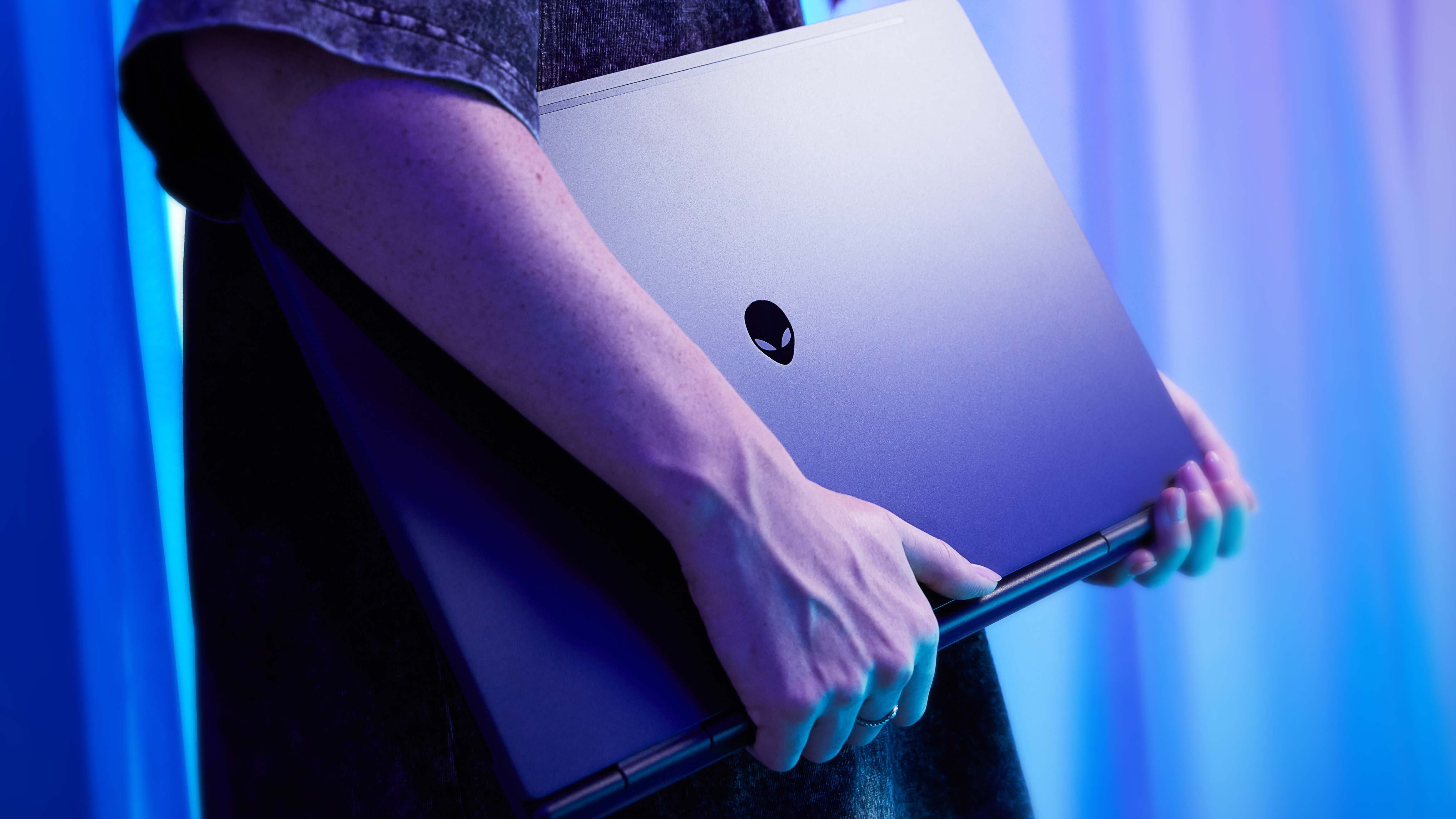 Φορητός υπολογιστής Alienware 16X Aurora