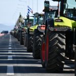 «Σφοδρή Σύγκρουση στα Μπλόκα: Το Μαξίμου Τραβάει τα Χείλη και οι Αγρότες Αντεπιτίθενται με 48ωρους Αποκλεισμούς!»