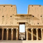 «Ανακαλύψτε τον Ναό του Καρνάκ: Η Αρχαία Ιδέα μιας Γης που Γεννιέται από το Χάος!»