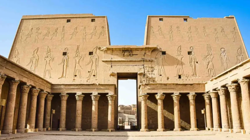 «Ανακαλύψτε τον Ναό του Καρνάκ: Η Αρχαία Ιδέα μιας Γης που Γεννιέται από το Χάος!»