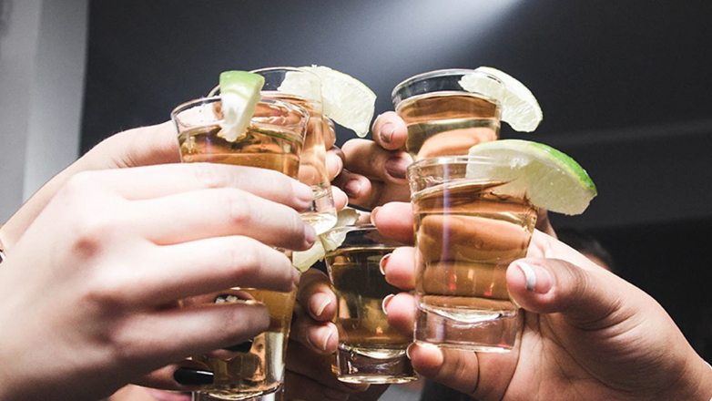 «Απίστευτο αλλά Αληθινό: Ένα μόνο ποτό καθημερινά μπορεί να εκτοξεύσει τον κίνδυνο καρκίνου του στόματος!»