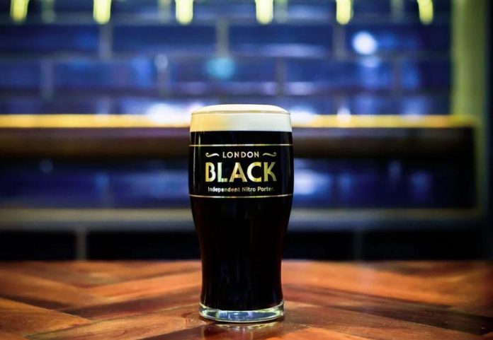 Σοκ στη Βρετανία: Οι Μικροζυθοποιοί Ξεσπούν και Απειλούν τη Γκουινές!