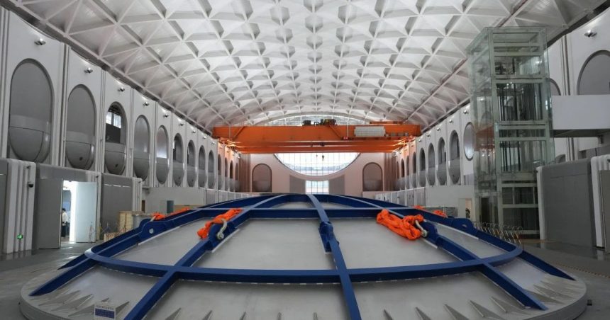 Απίστευτο! Το CHIEF1900 Σκορπάει Παγκόσμια Ρεκόρ και Κερδίζει τις Εντυπώσεις!