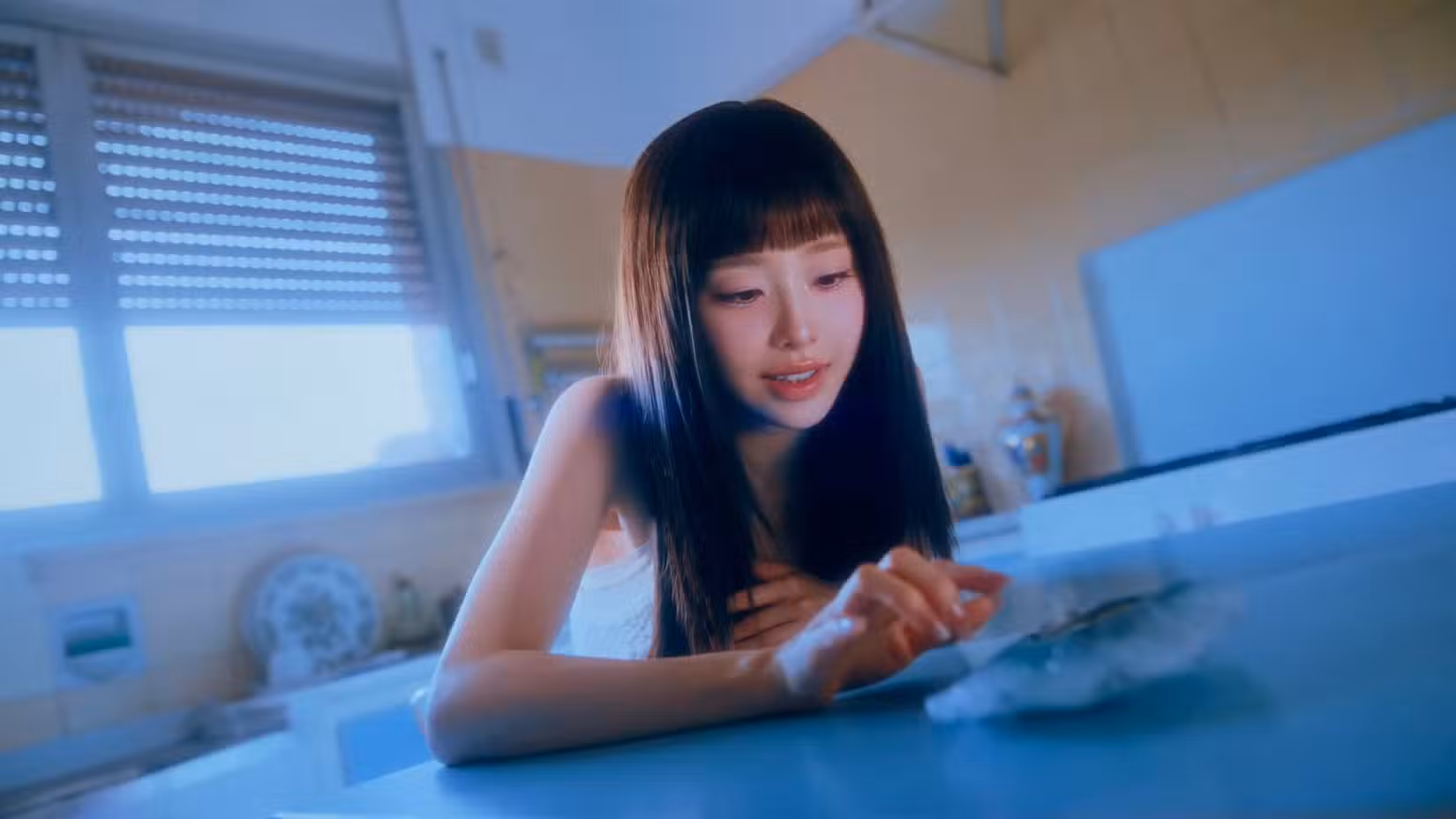 Ένα στιγμιότυπο οθόνης από το μουσικό βίντεο XO, My Cyberlove