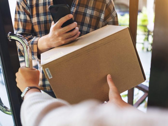 «Ανατρεπτικά Ρεκόρ Σπαταλών στα Χριστούγεννα: Το Ηλεκτρονικό Εμπόριο Σπάει Καθημερινά Όρια στις ΗΠΑ!»